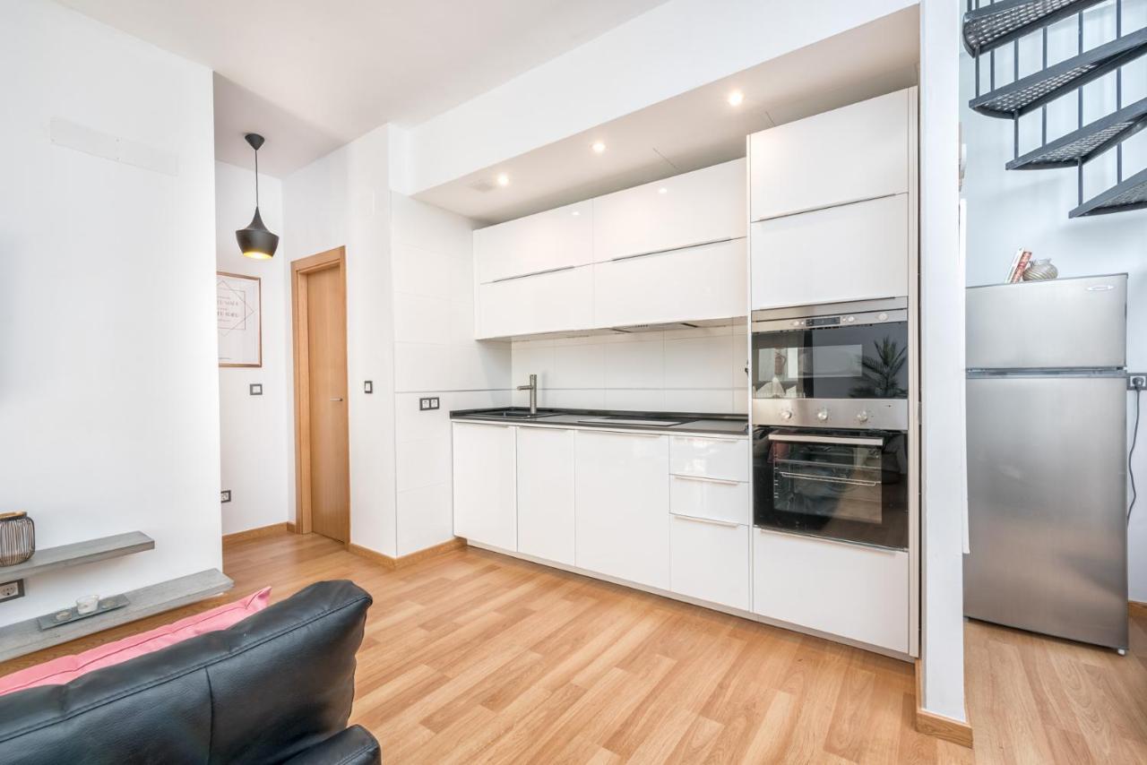 Atico Con Terraza Ac 1Hab En El Centro Y Piscina Comunitaria Apartment Malaga Luaran gambar