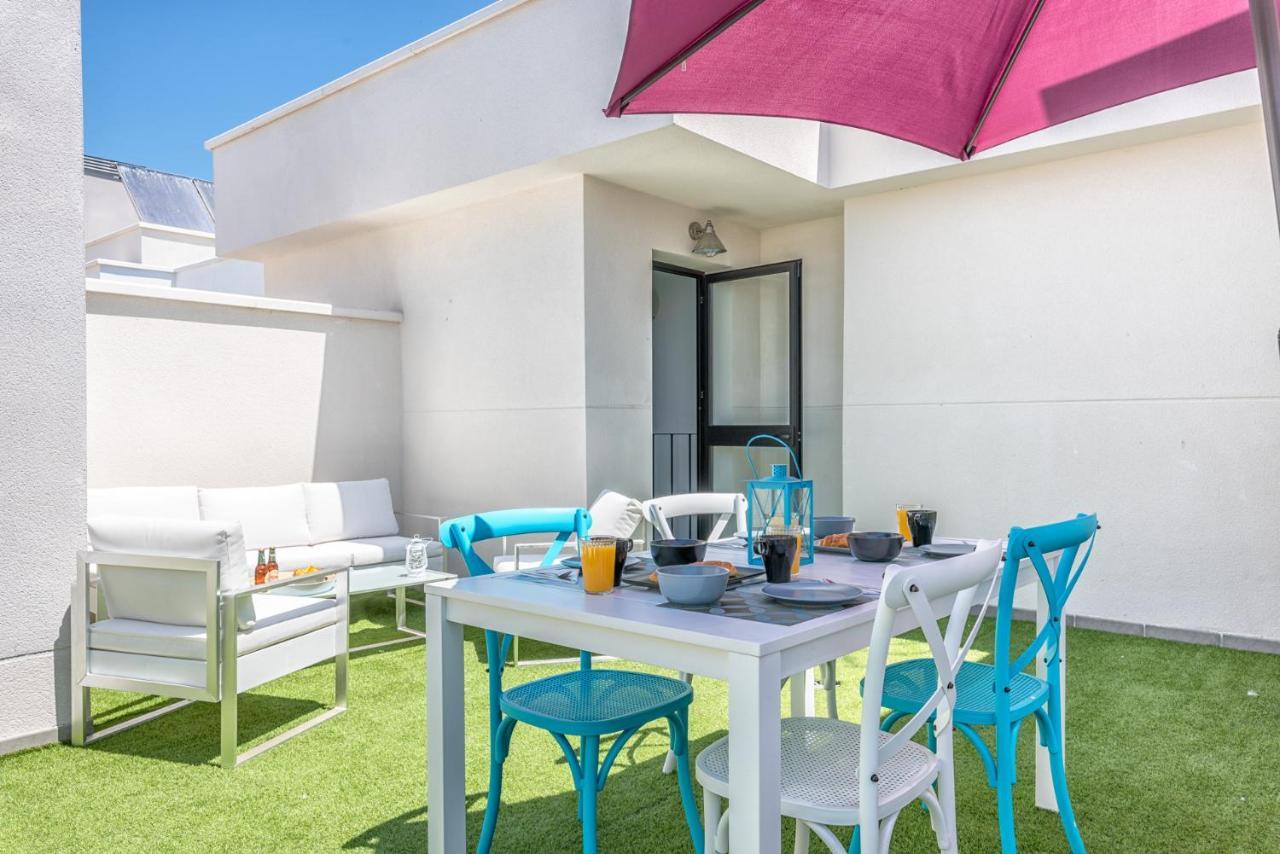 Atico Con Terraza Ac 1Hab En El Centro Y Piscina Comunitaria Apartment Malaga Luaran gambar