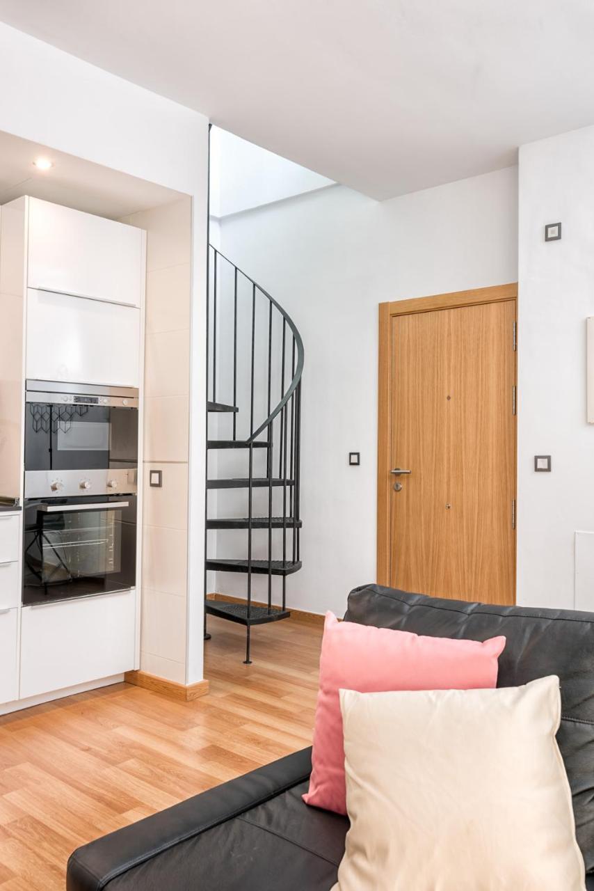 Atico Con Terraza Ac 1Hab En El Centro Y Piscina Comunitaria Apartment Malaga Luaran gambar