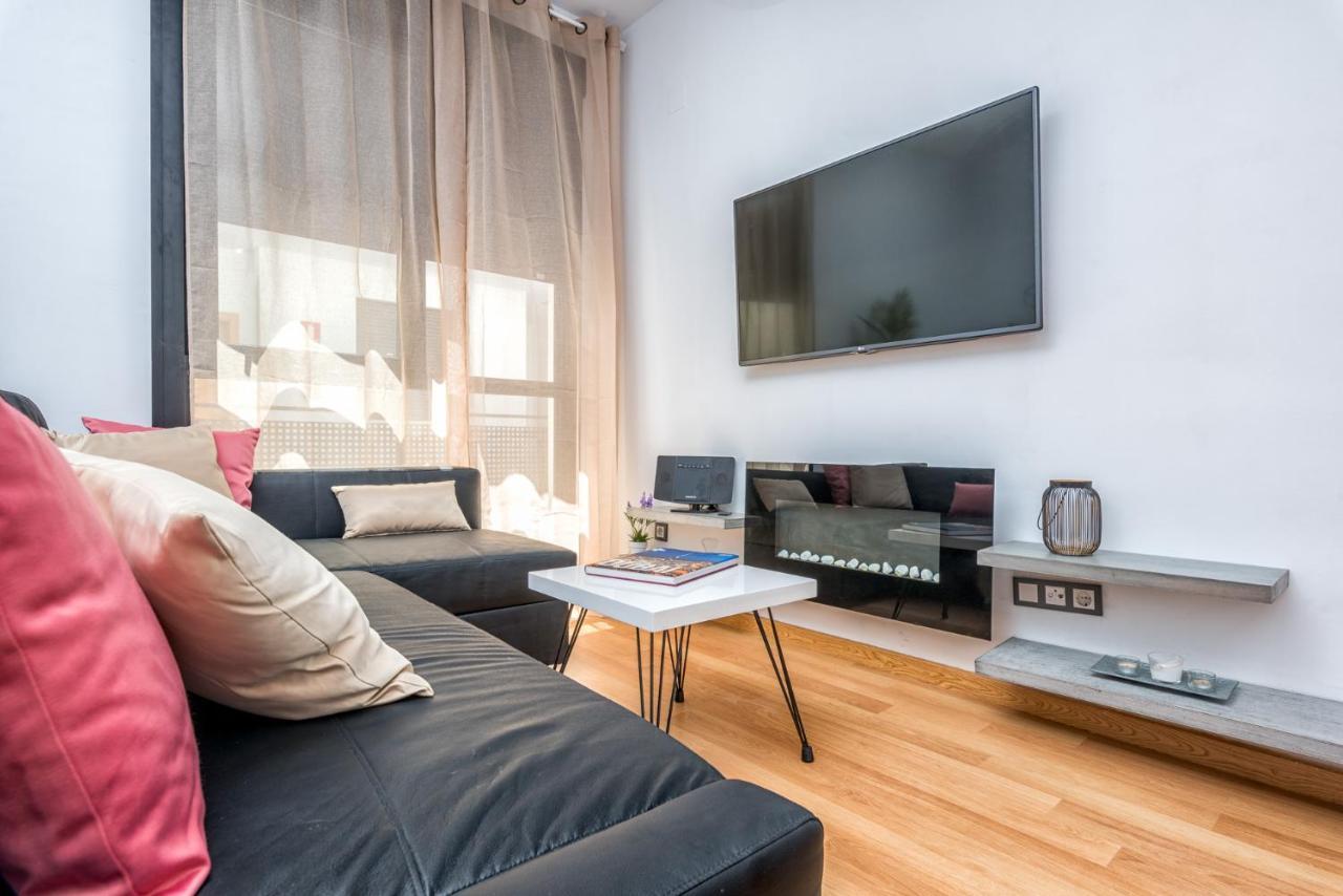 Atico Con Terraza Ac 1Hab En El Centro Y Piscina Comunitaria Apartment Malaga Luaran gambar