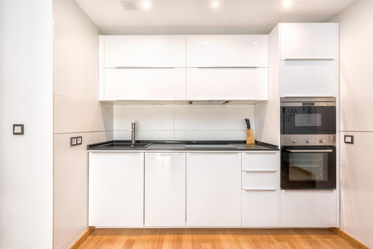 Atico Con Terraza Ac 1Hab En El Centro Y Piscina Comunitaria Apartment Malaga Luaran gambar