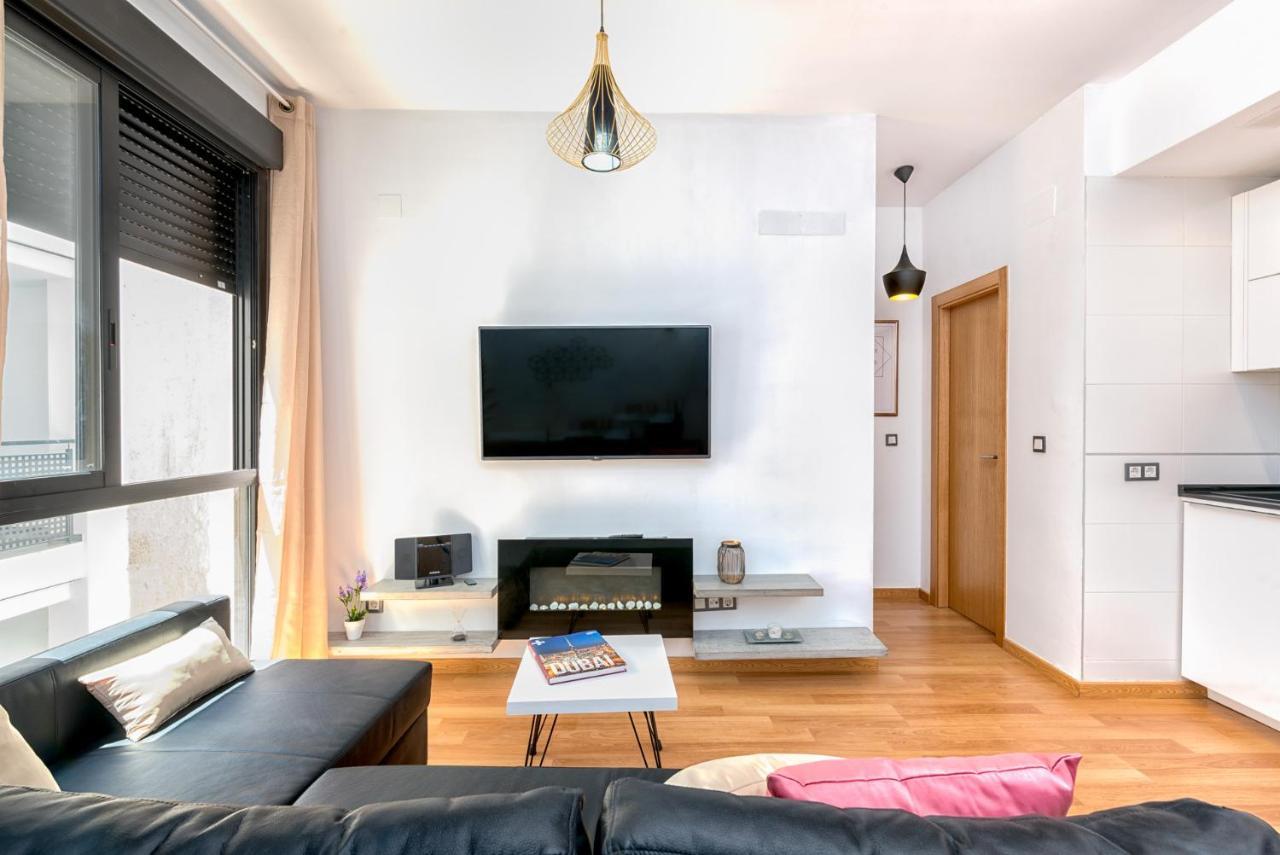 Atico Con Terraza Ac 1Hab En El Centro Y Piscina Comunitaria Apartment Malaga Luaran gambar