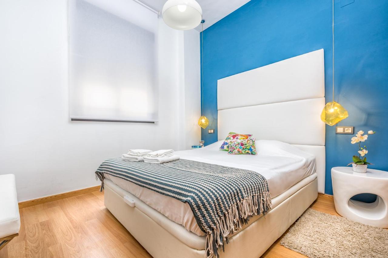 Atico Con Terraza Ac 1Hab En El Centro Y Piscina Comunitaria Apartment Malaga Luaran gambar