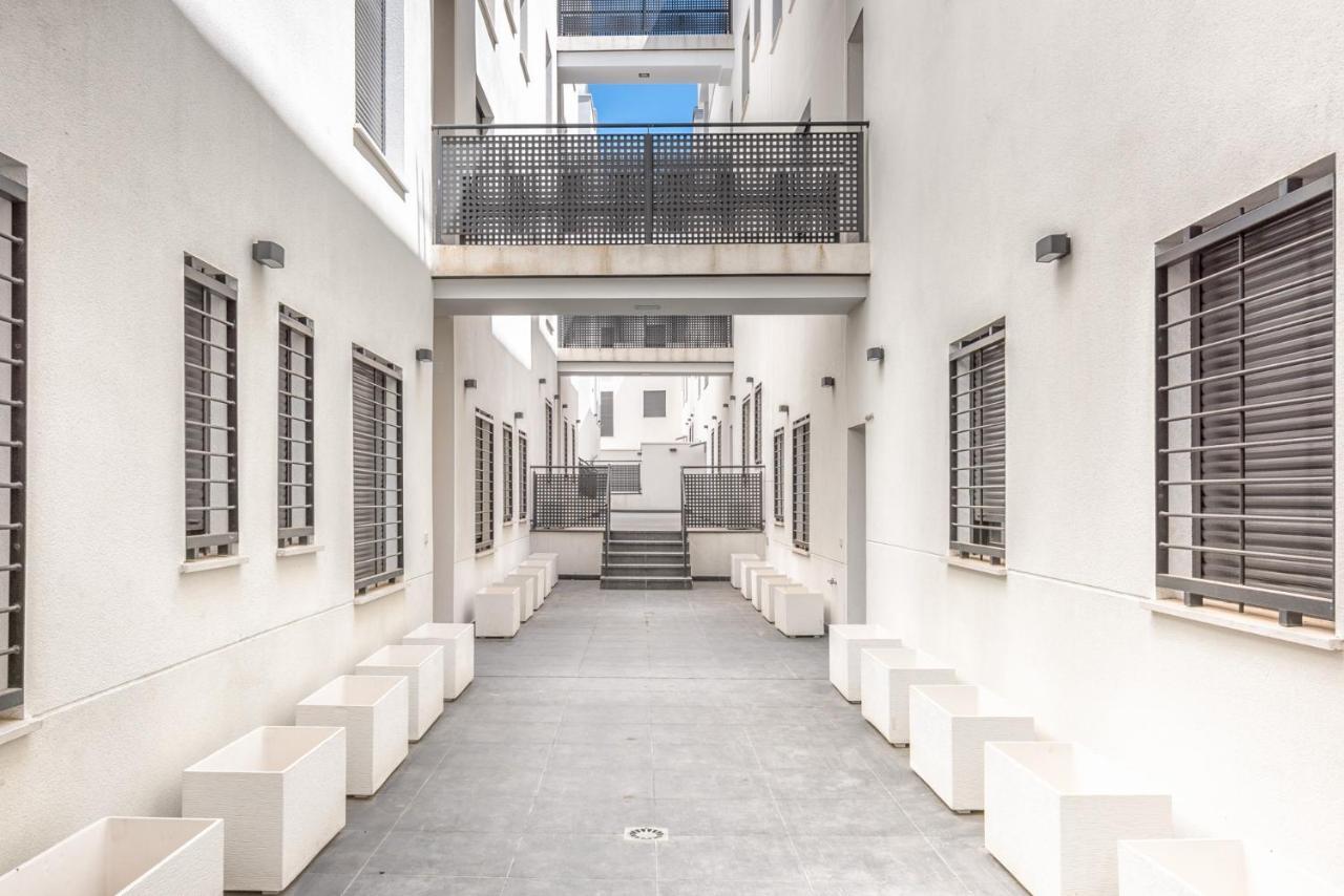 Atico Con Terraza Ac 1Hab En El Centro Y Piscina Comunitaria Apartment Malaga Luaran gambar